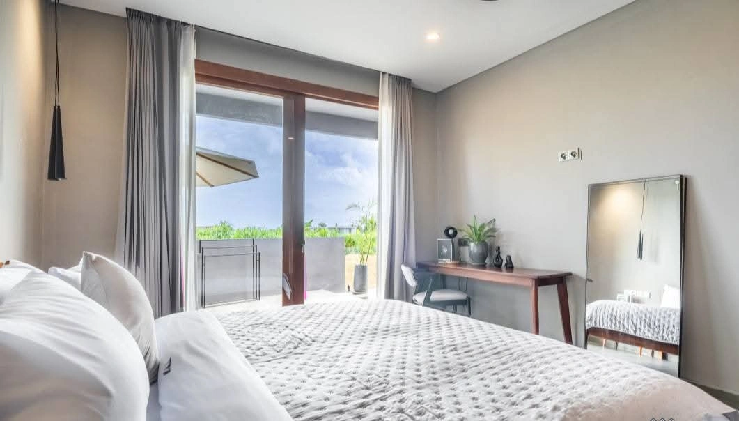 Villa For Rent 5 Bed In Pererenan Badung Bali — image 1