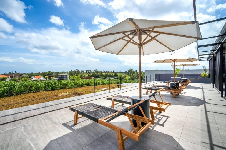 Villa For Rent 5 Bed In Pererenan Badung Bali — image 4