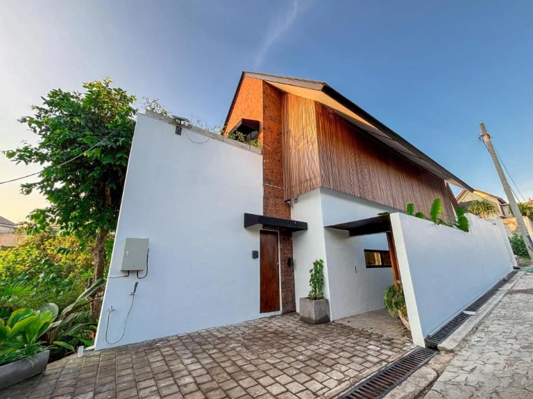 2 BR VILLA IN CEMAGI — image 2