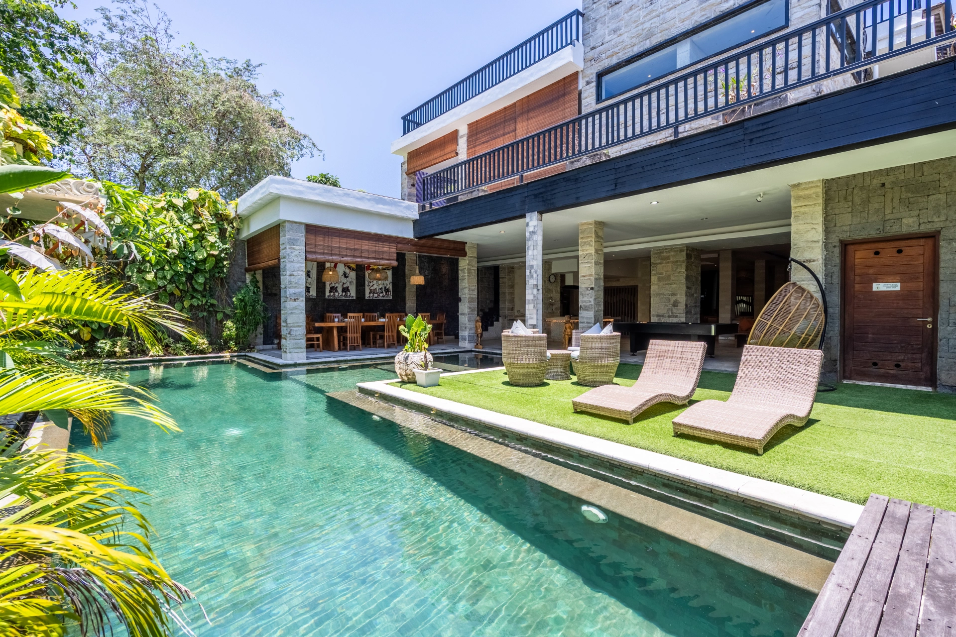 Puri Ratu - Luxury 5BR Jimbaran | Pool Near GWK & Beach