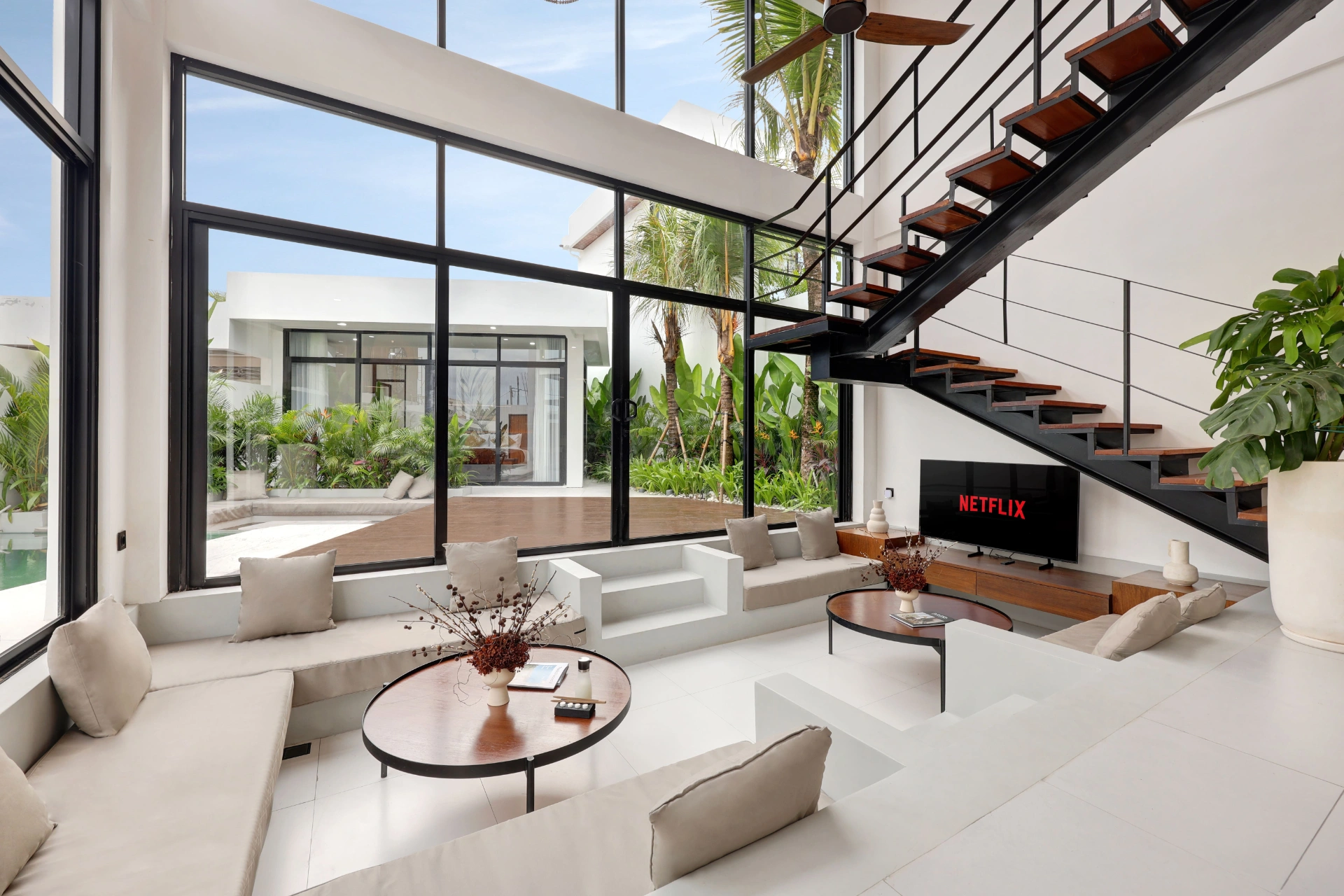 Baliwood II Residence 3BR Pererenan/ Rooftop+oceanview/ 2mins walk to Lyma Beach