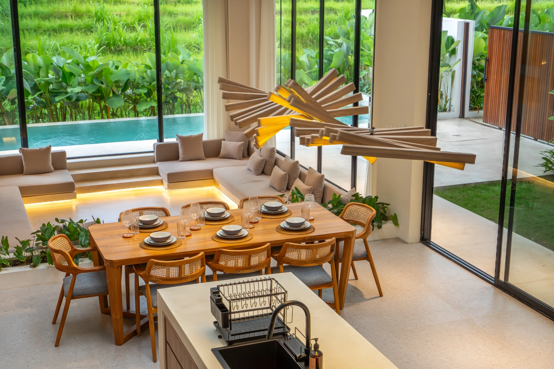SONA 1 - 3BR Designer Paddy View Villa near Berawa Beach — image 4