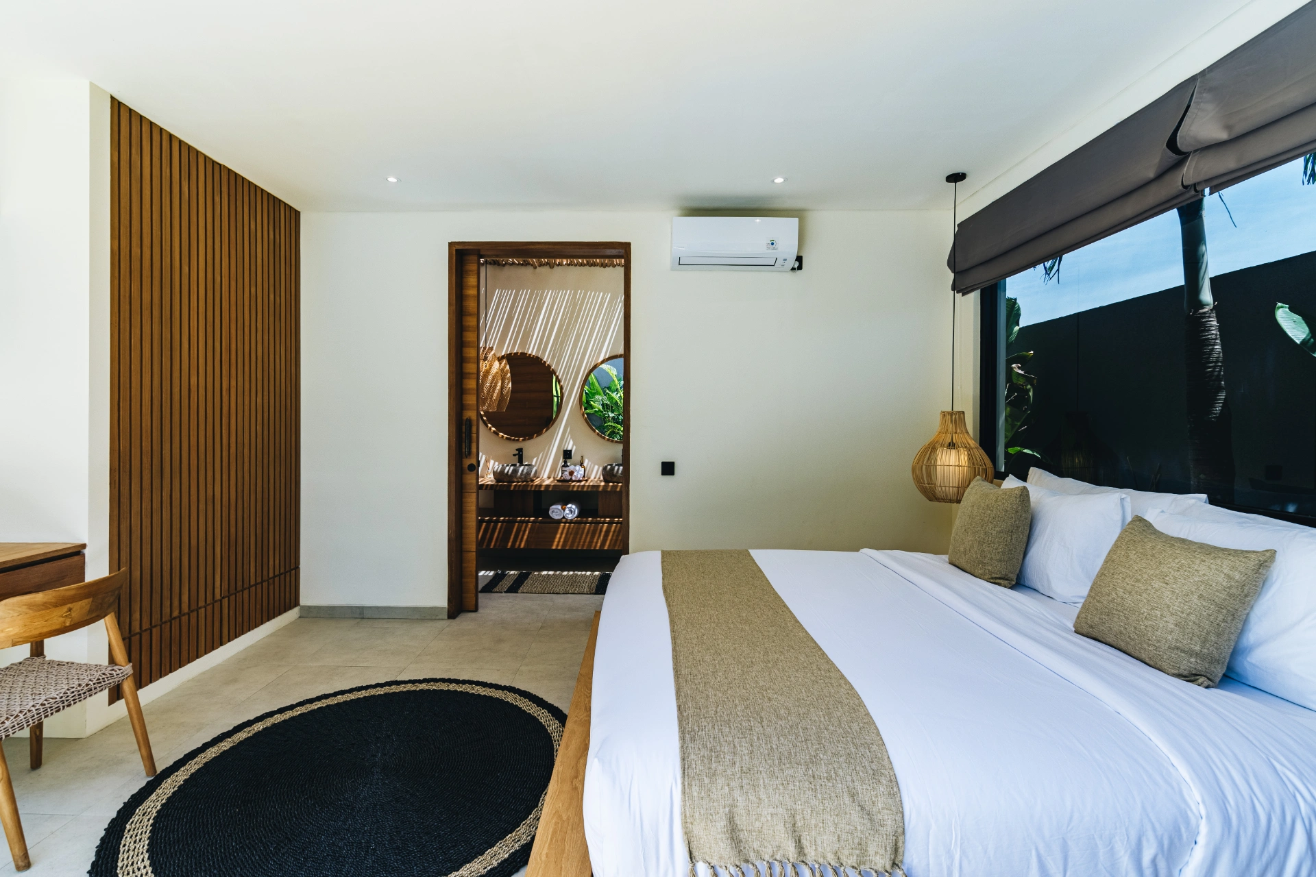 Villa Rasa Rasa - Cozy 2BR Villa Rooftop & Paddy View Seseh Beach — image 1
