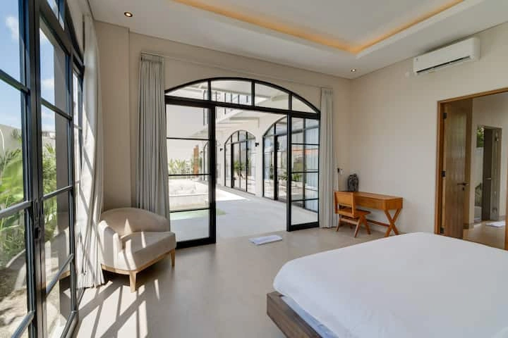 Villa For Rent 4 Bed In SesehCemagi Badung Bali — image 4