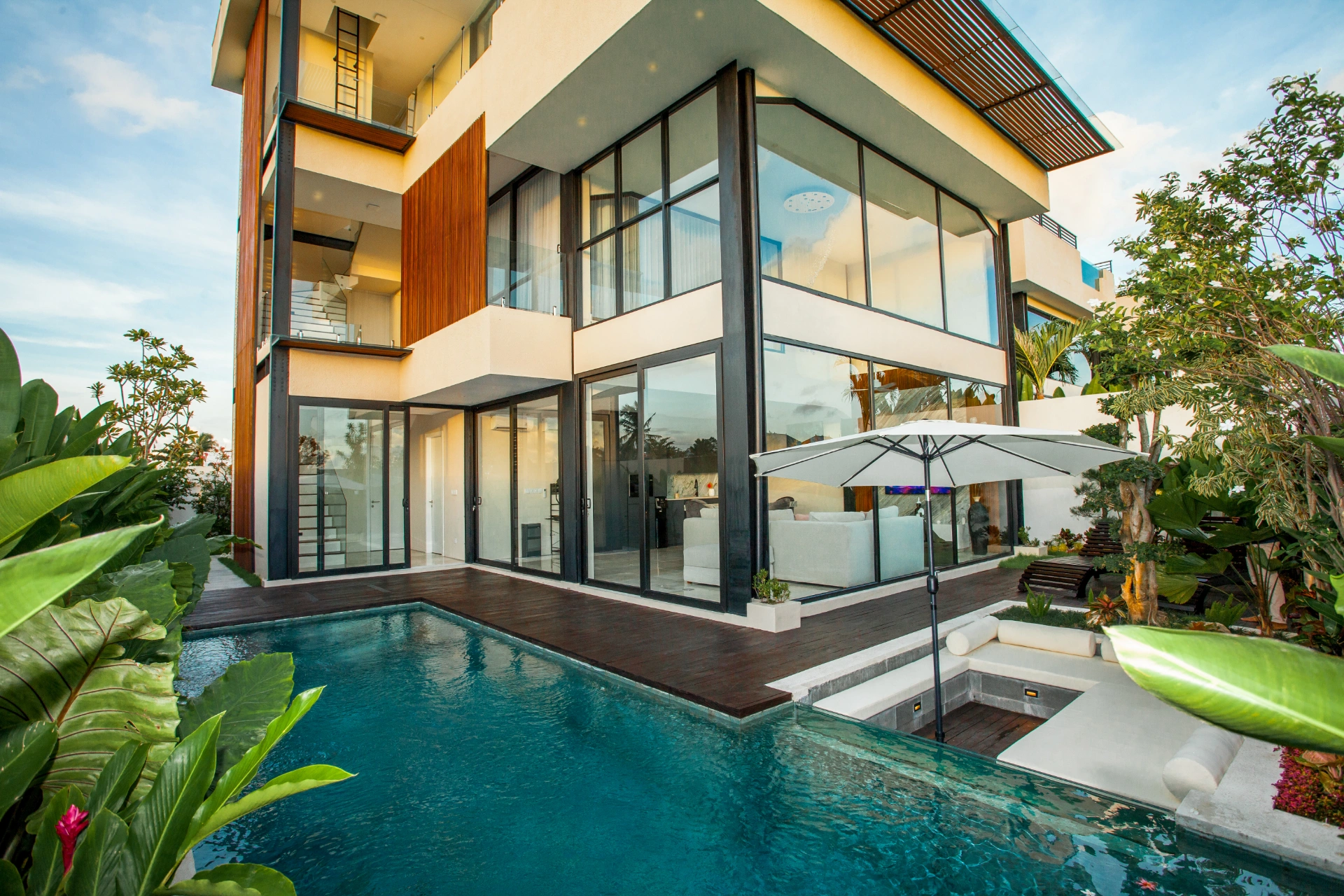 Villa Lyma - Luxury 4-Bedroom Brand New Villa with Rooftop Pool & Ricefield View