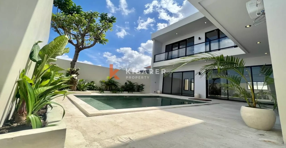 Charming 3BR Fully Furnished Villa with Enclosed Living in Pererenan YRR3593