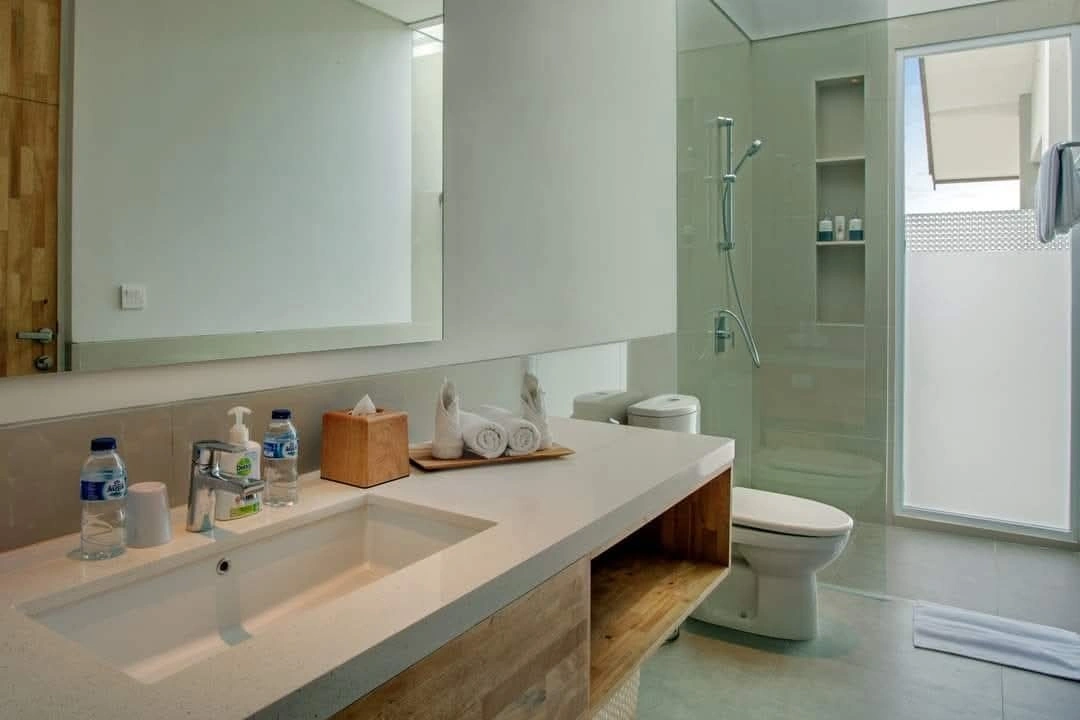 Villa For Rent 4 Bed In Berawa Tibubeneng Bali — image 2