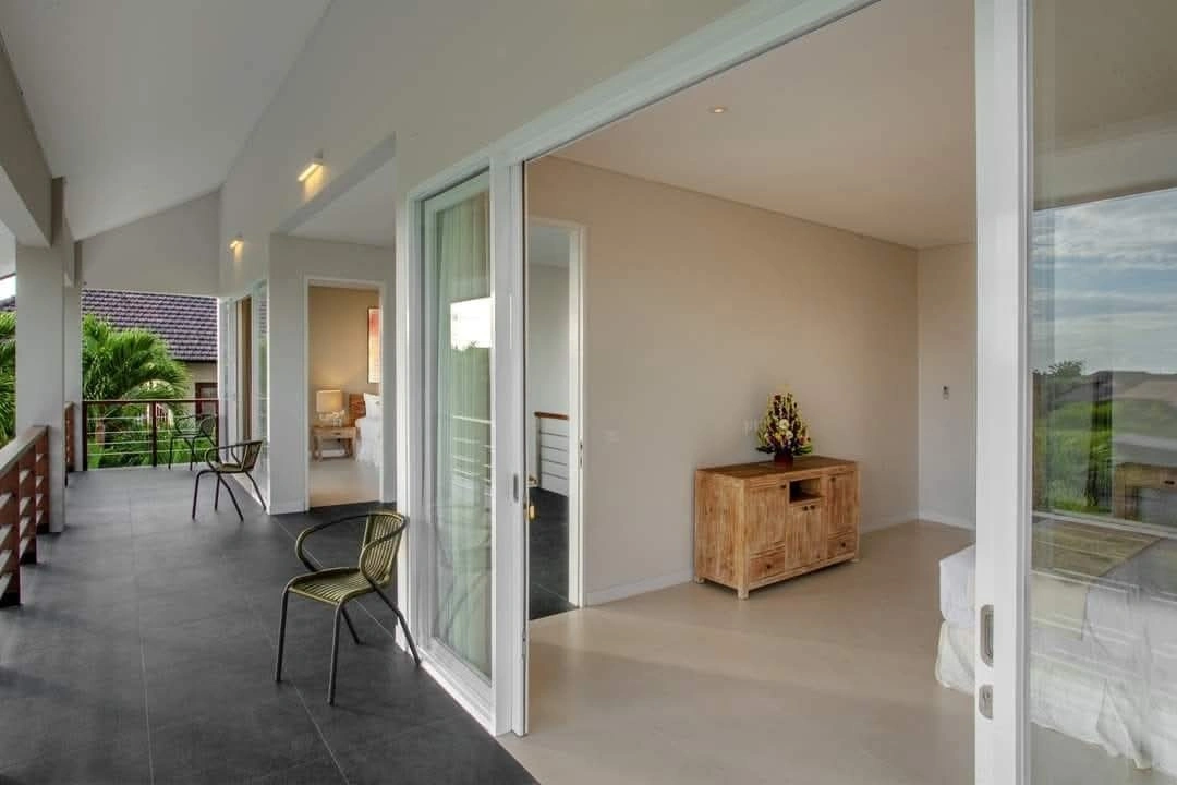 Villa For Rent 4 Bed In Berawa Tibubeneng Bali — image 4