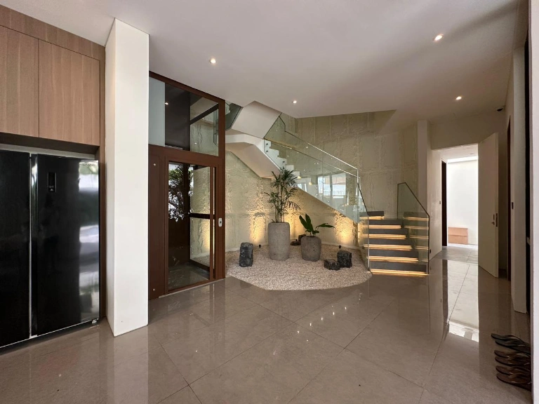 ✨ LUXURY MODERN VILLA FOR SALE — image 4