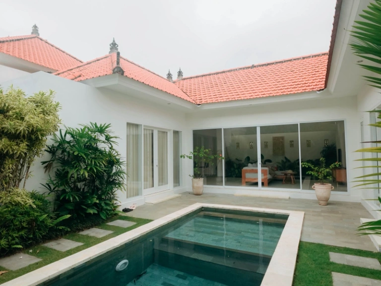 Modern Tropical 3 Bedroom Villa — image 1