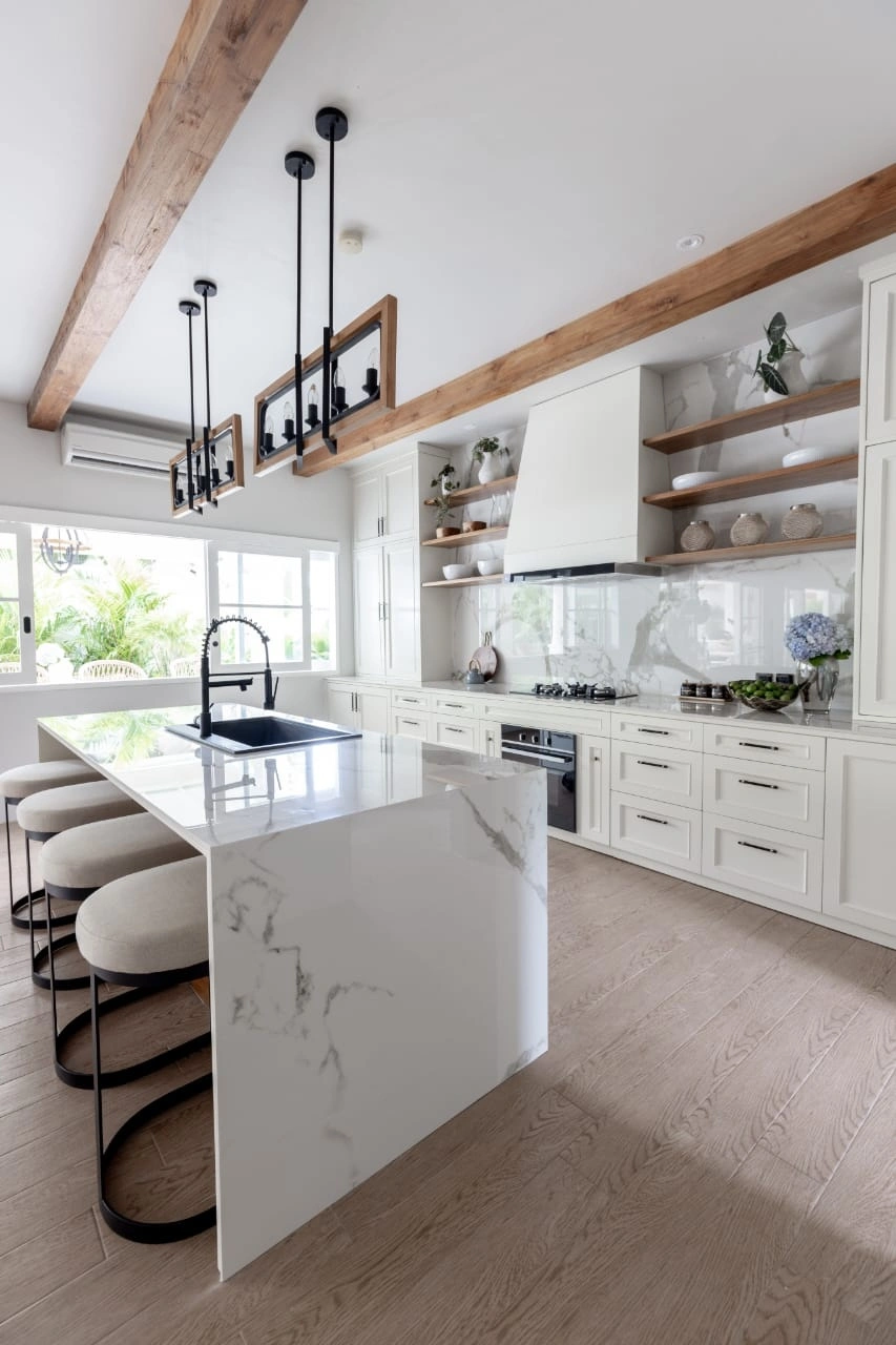 Villa For Rent 4 Bed In Berawa Tibubeneng Bali — image 3