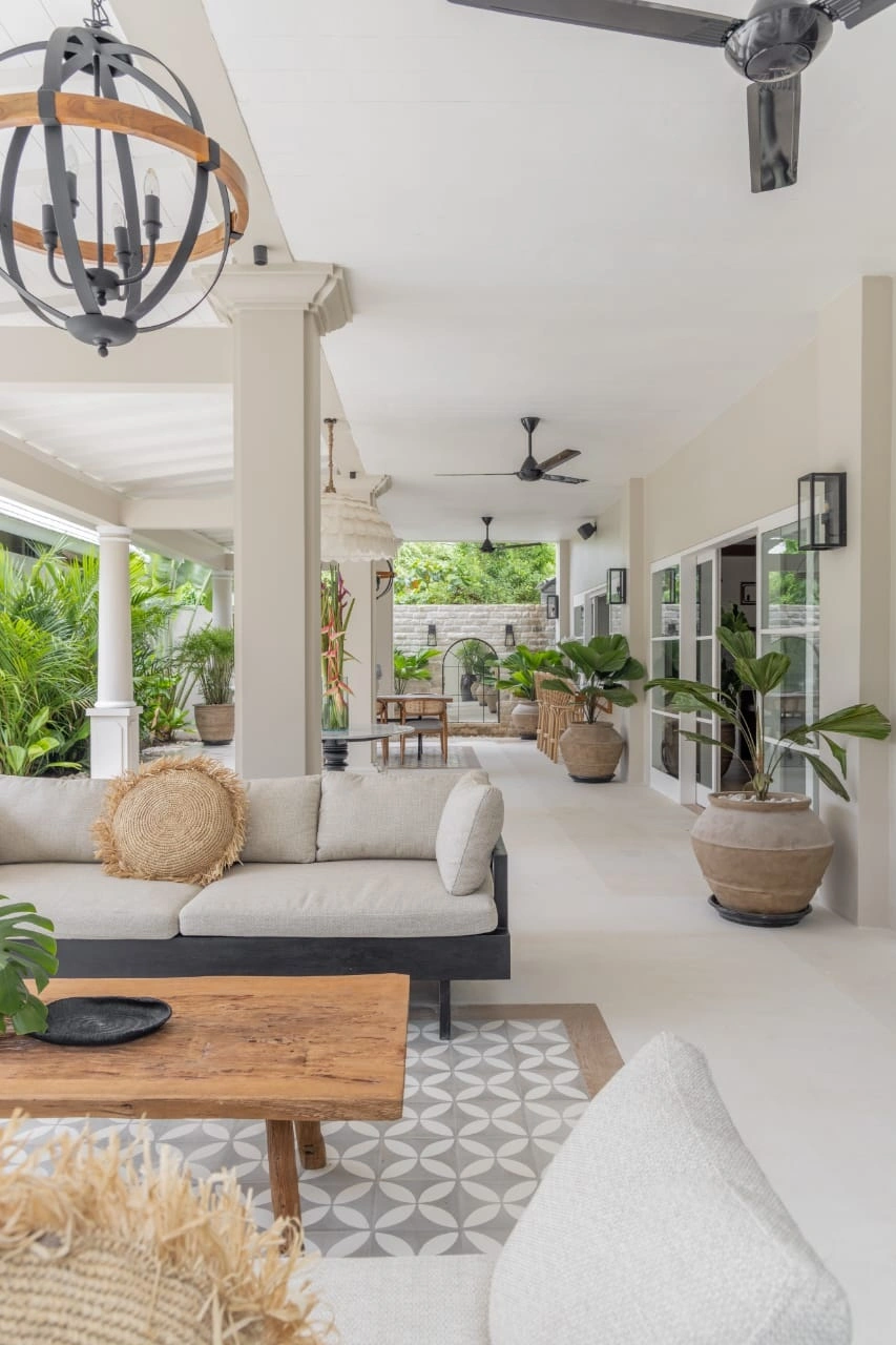 Villa For Rent 4 Bed In Berawa Tibubeneng Bali — image 4