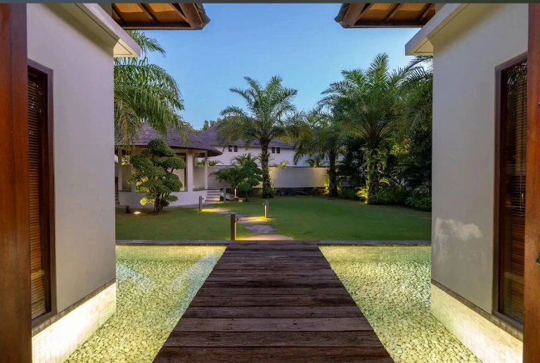 BIG VILLA FOR SALE IN TABANAN — image 3