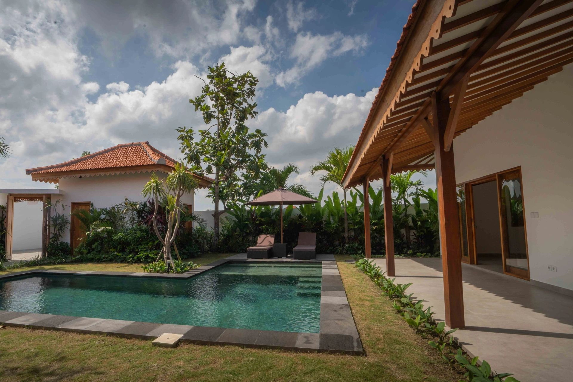 3 Bedroom Modern Tropical Villa — image 1