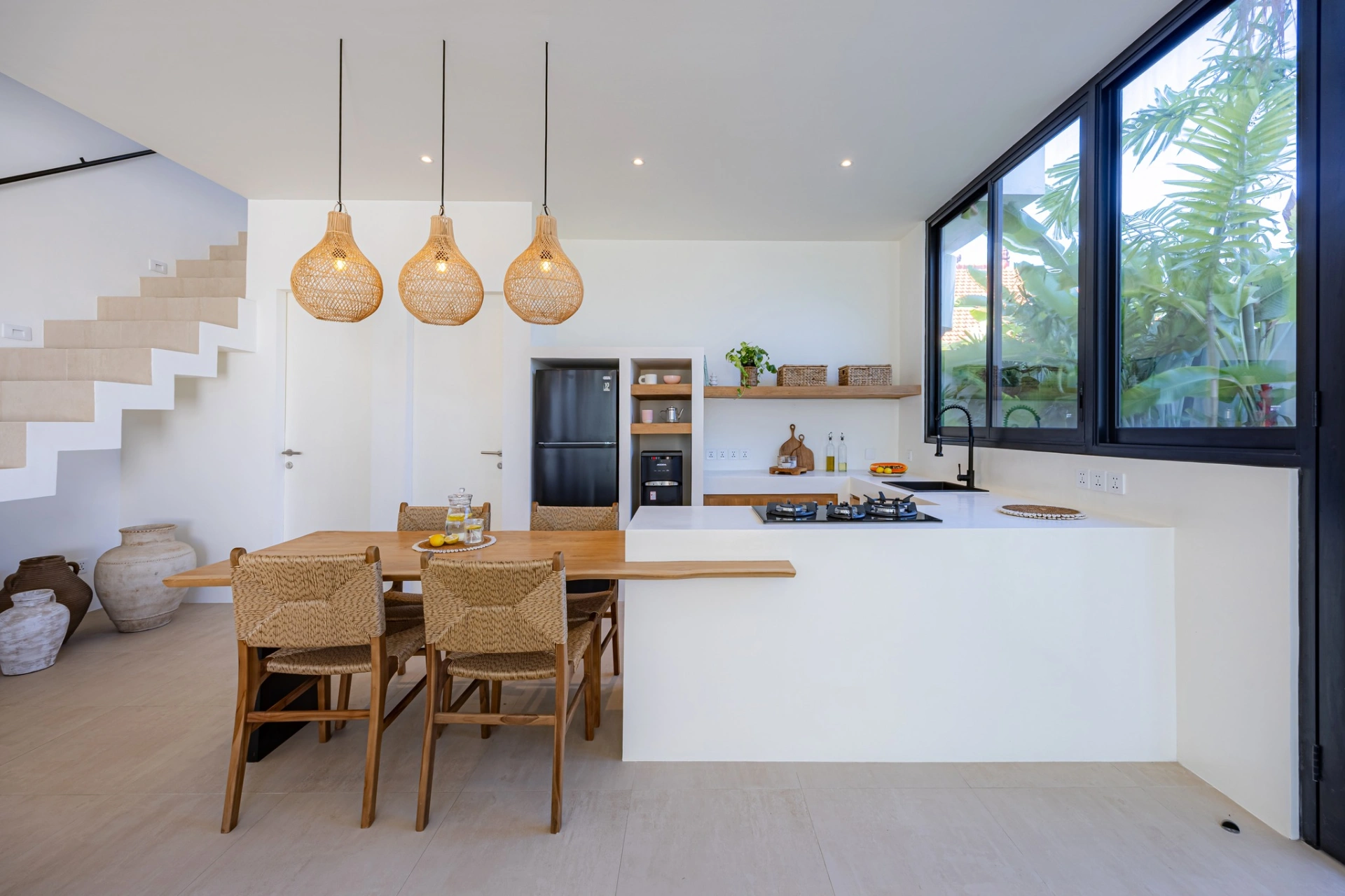 3 BR VILLA IN MUNGGU — image 4