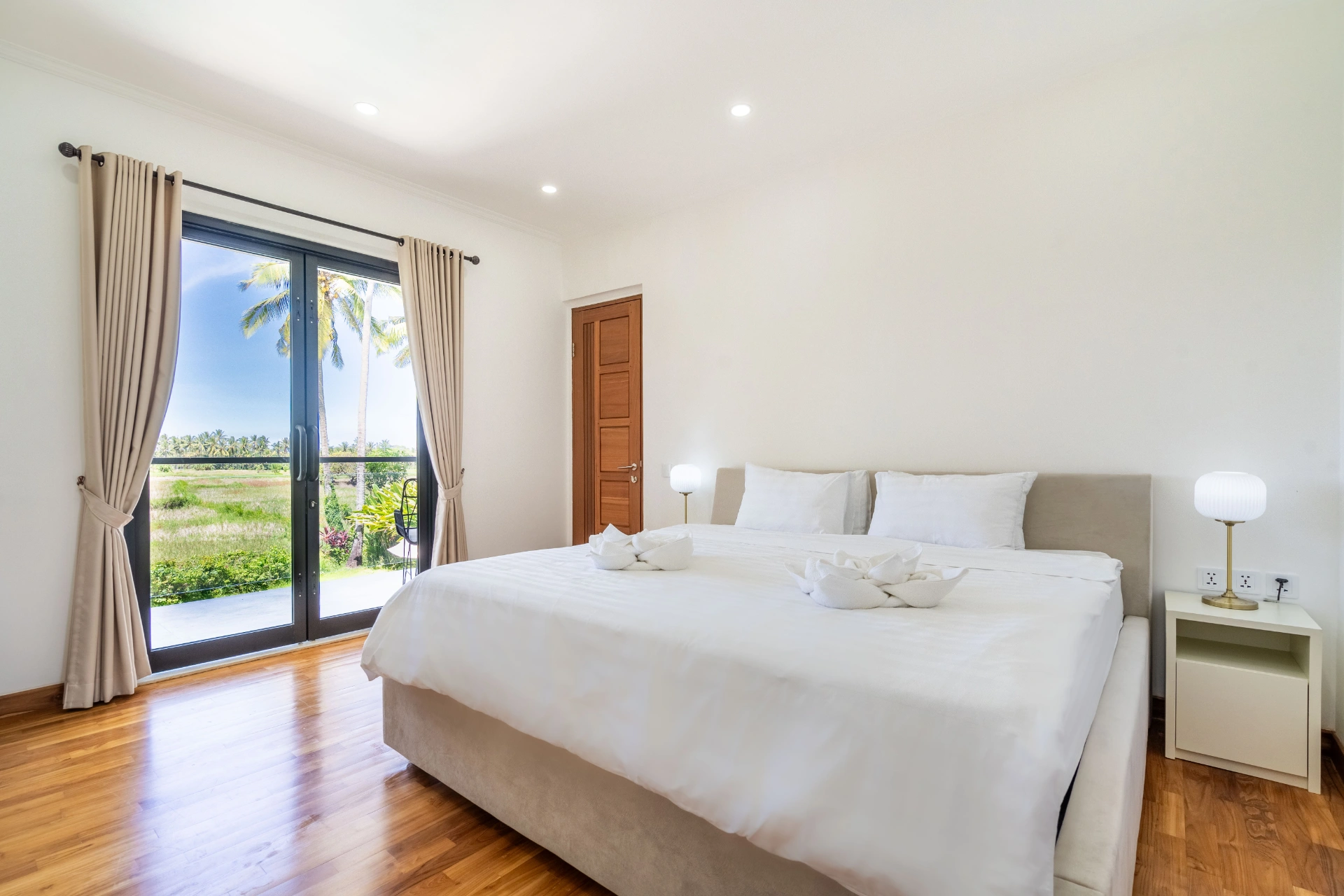 Villa With View Mount Agung & Rice Field — image 1
