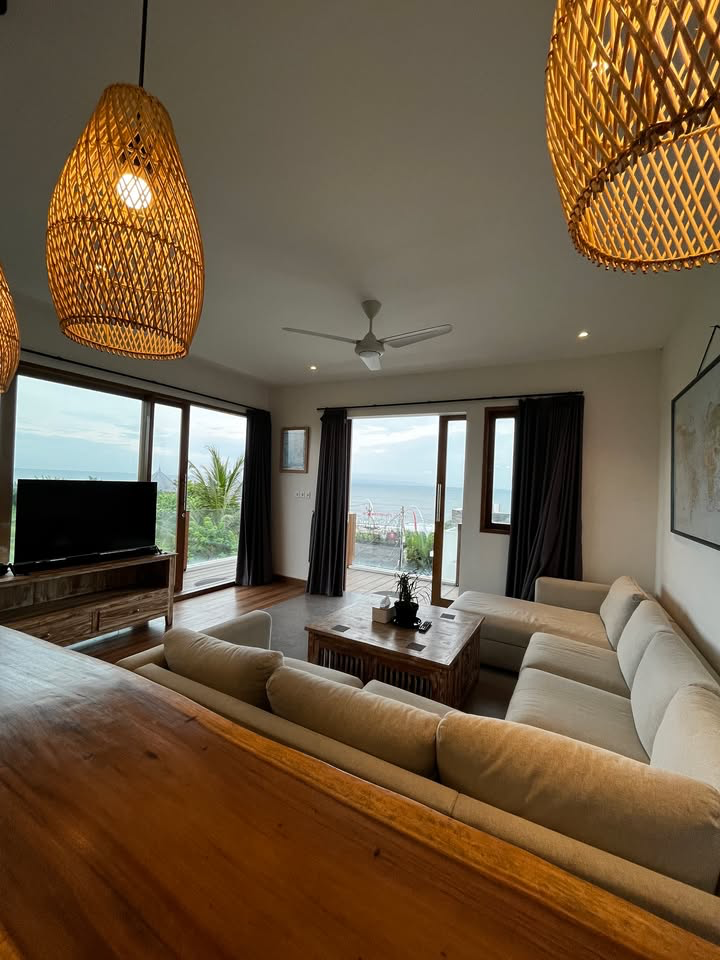 Beachfront Apartments in Keramas Beach