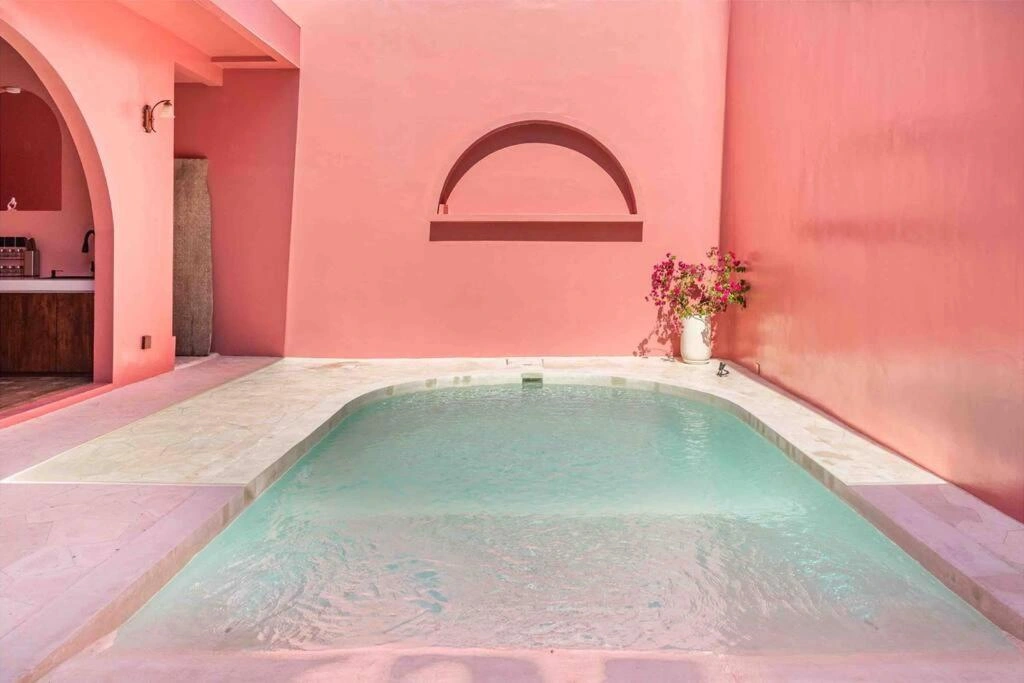 Seafood & Sunsets! Modern 2BR Villa – 4 Mins to Jimbaran Beach — image 1