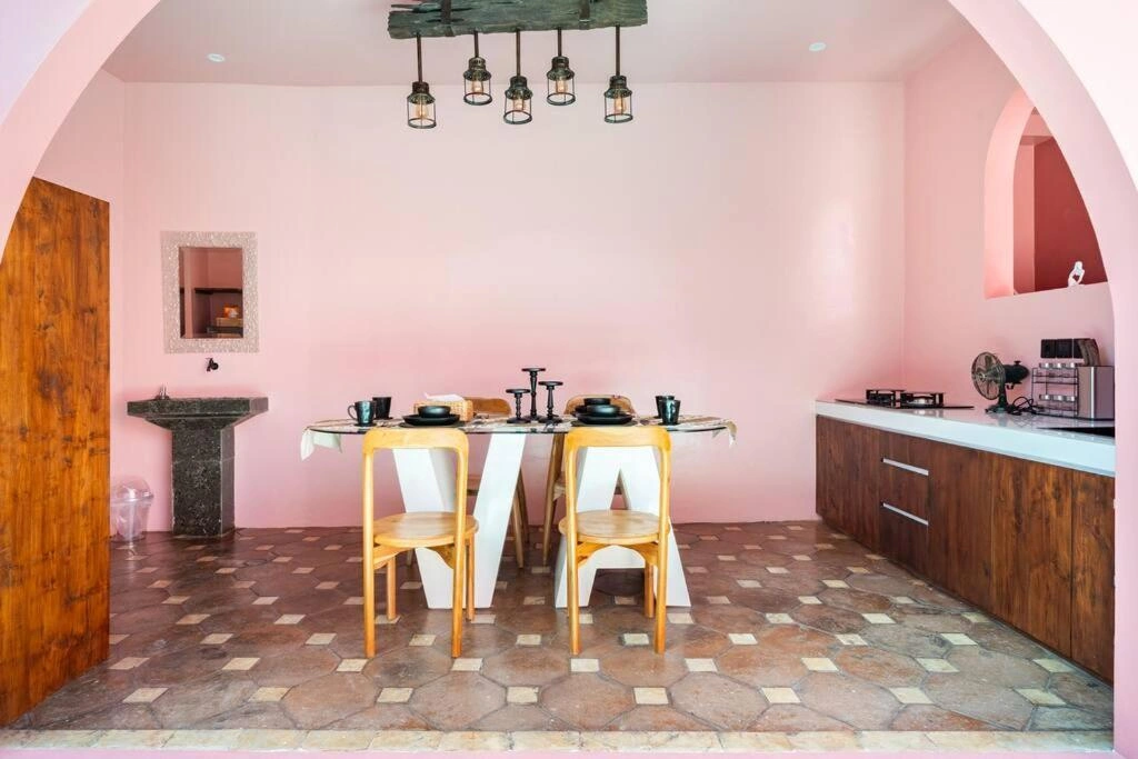 Seafood & Sunsets! Modern 2BR Villa – 4 Mins to Jimbaran Beach — image 4