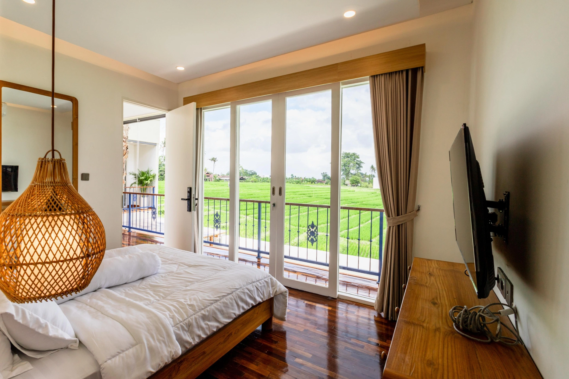 4BR Brand New Villa at Jalan Pantai Kedungu — image 4