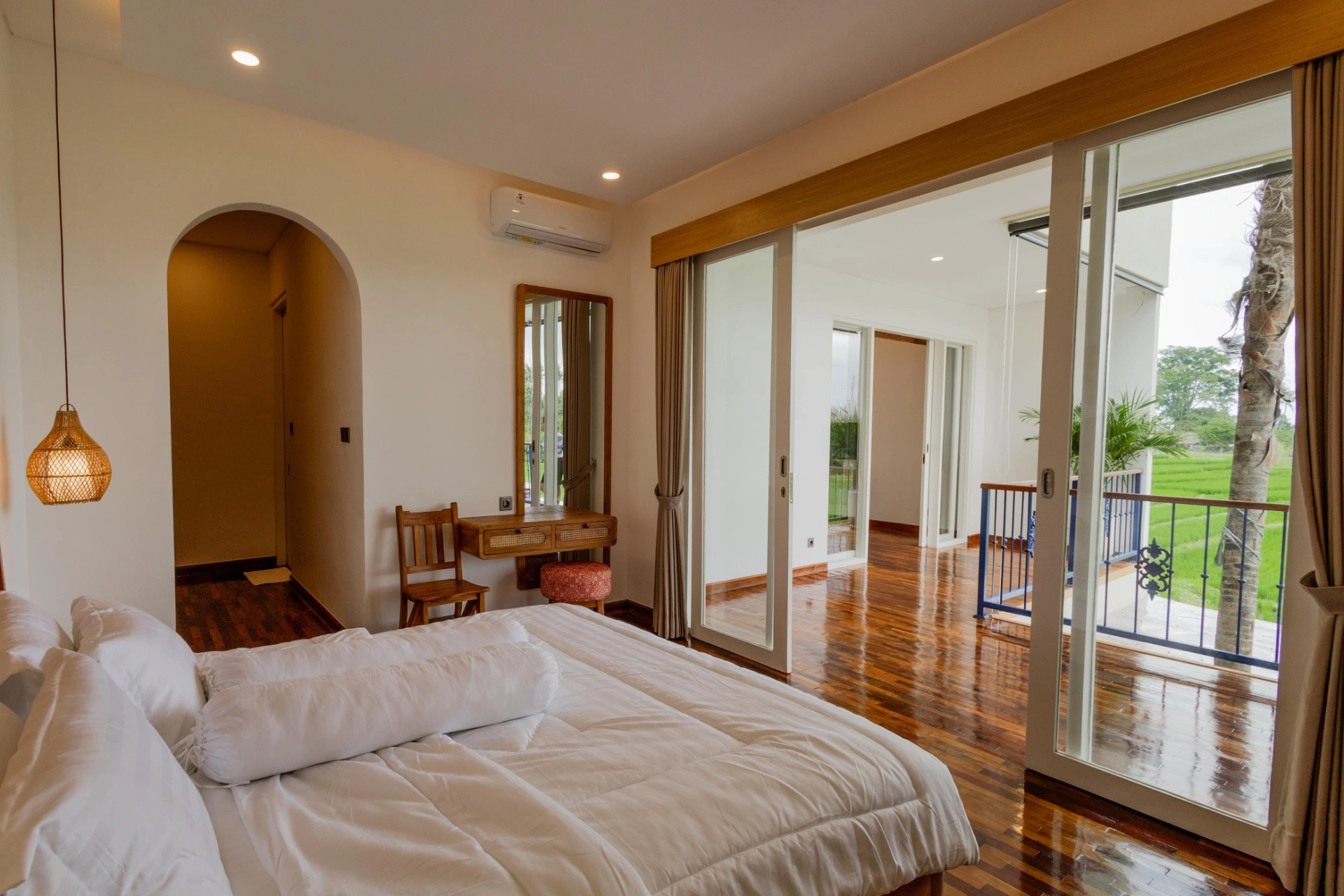 4BR Brand New Villa at Jalan Pantai Kedungu — image 3