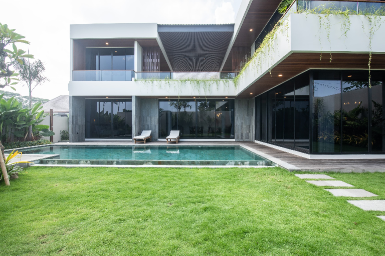Available 4 bedroom in Nuanu