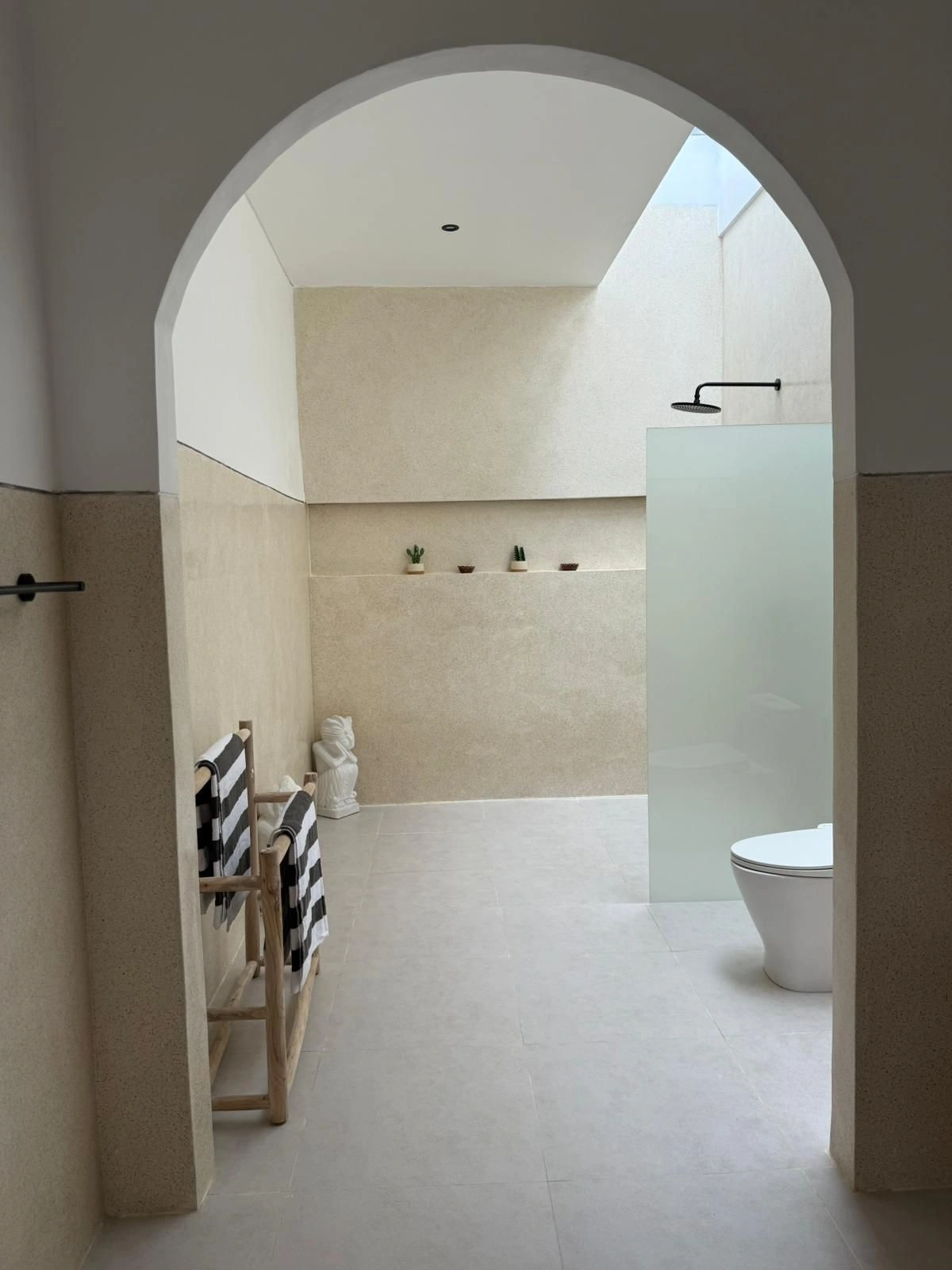 Villa For Rent 2 Bed In SesehCemagi Badung Bali — image 3