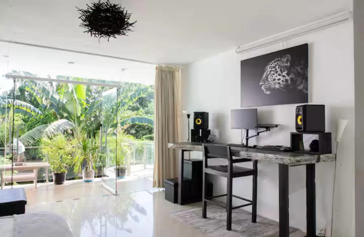 Villa For Rent 4 Bed In PererenanBadung Bali — image 1