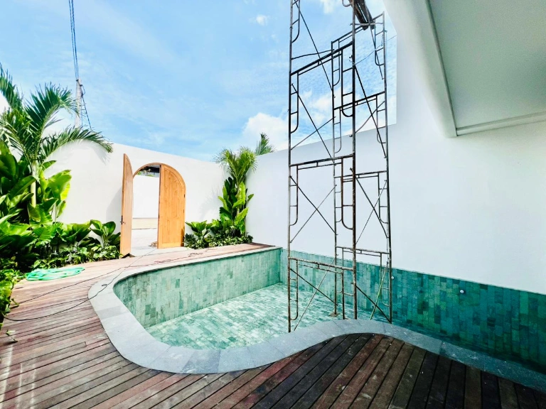 Mediterranean Villa in Prime Berawa - For Sale & Rent - YO203D — image 1