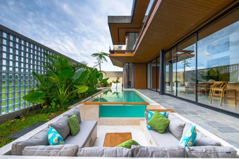 3 BR LUXURY VILLA IN PERERENAN