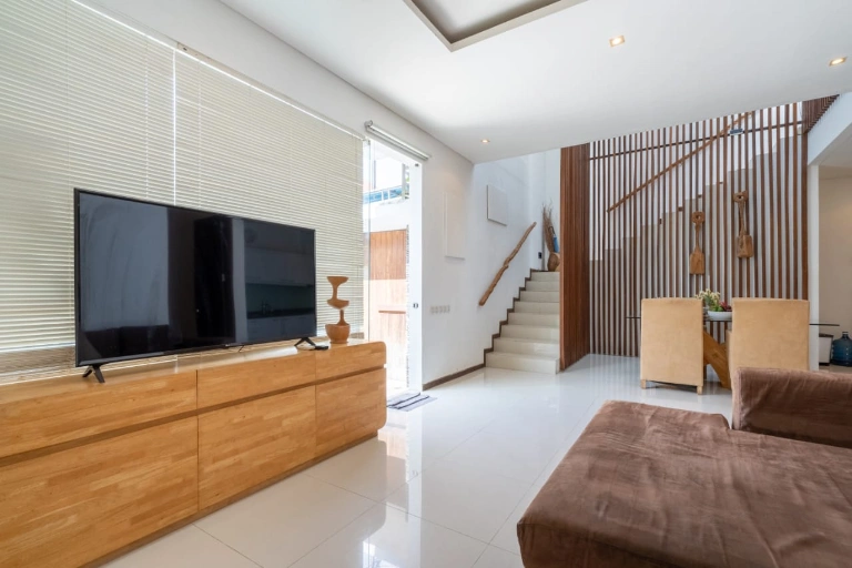 2 Bedroom Prime Location Freehold Villa — image 3