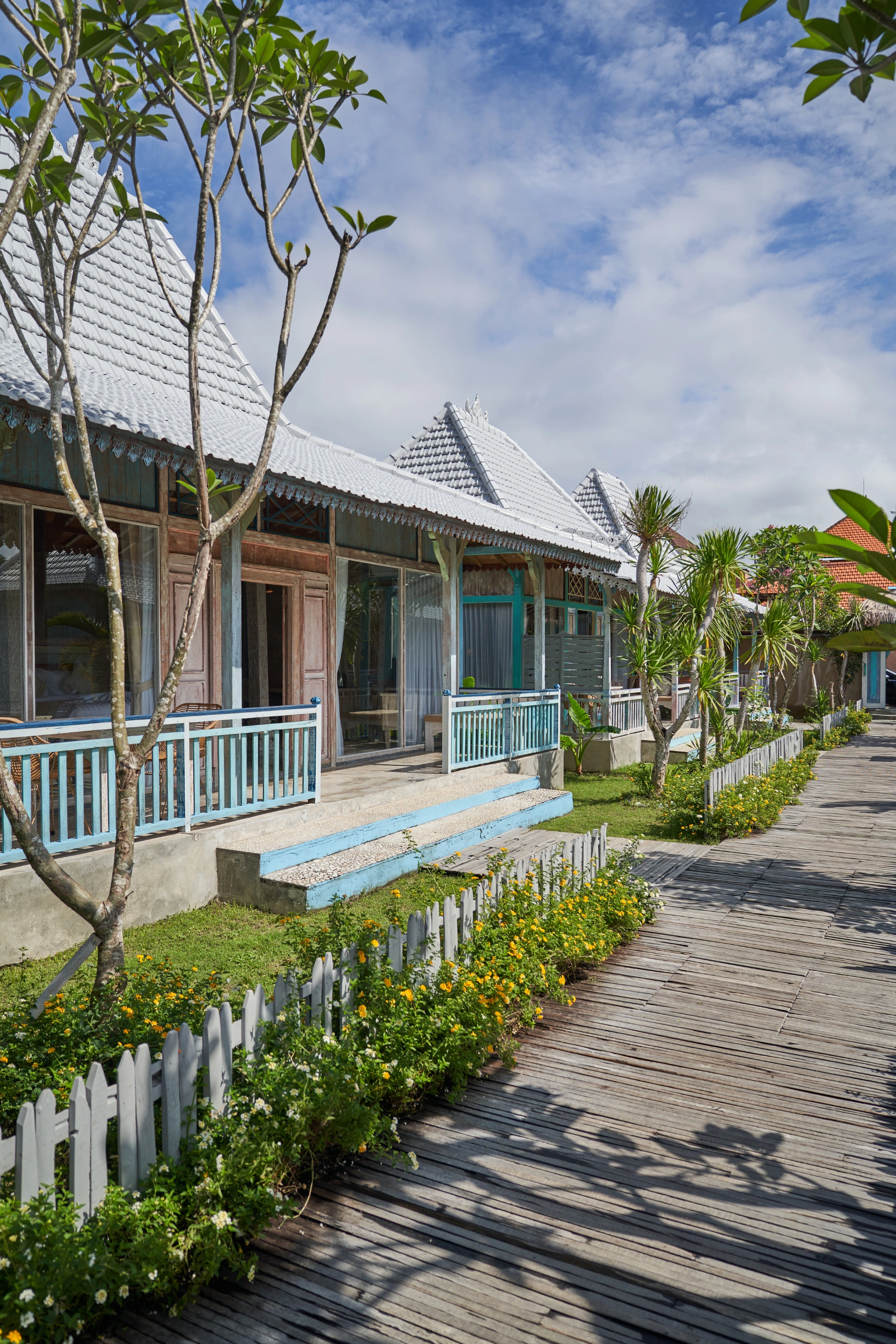 Spacious 1BR Garden Villa w/ Pool Balcony & Jacuzzi