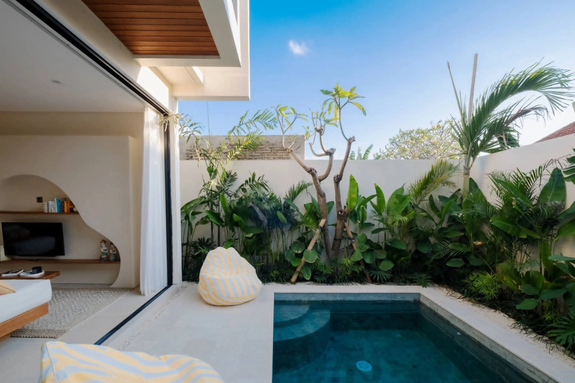 Private Villa For Rent 1 Bed In Buduk Mengwi Bali — image 3