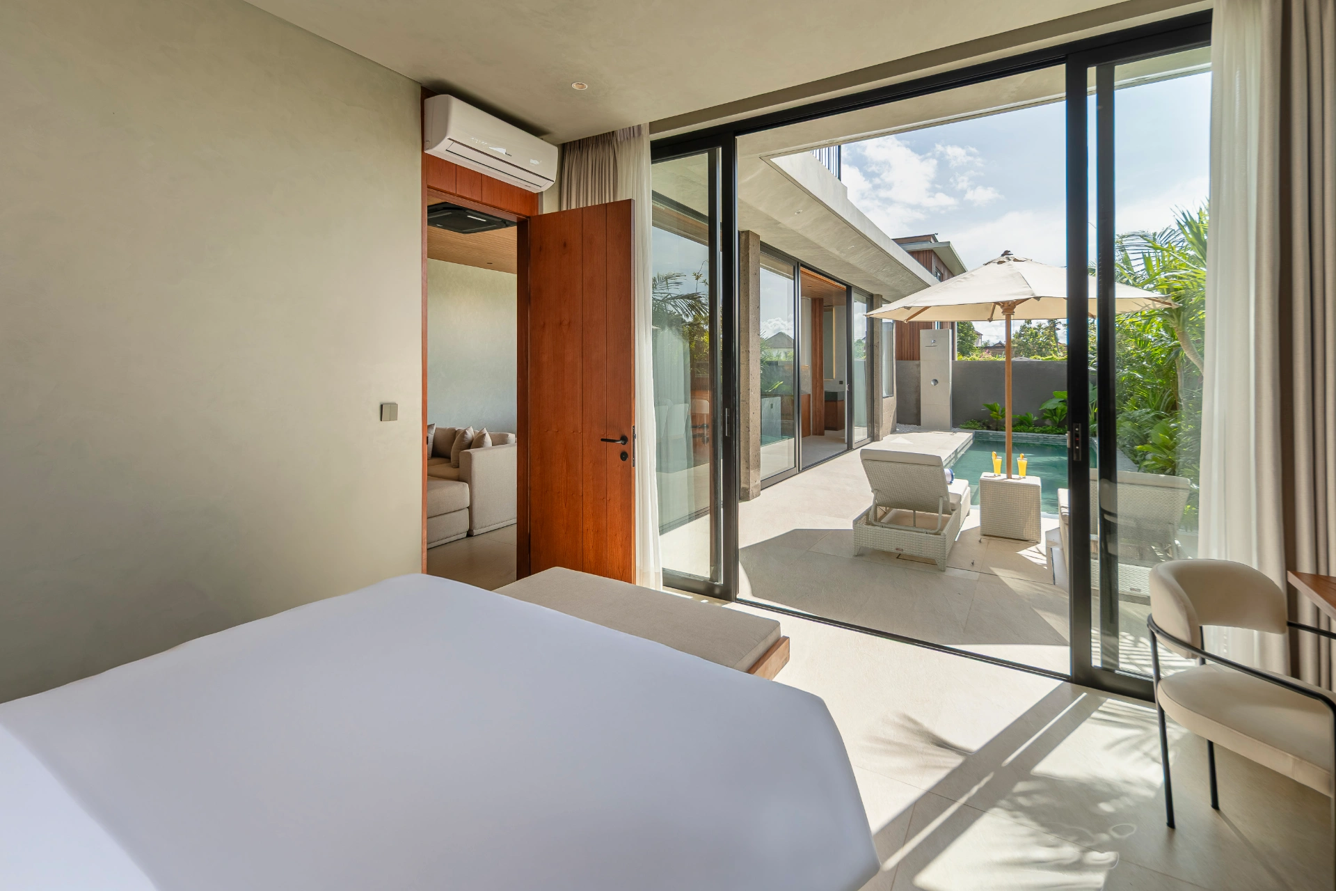 Umalas Signature Villa – Designer 3BR Private Pool Villa with Ricefield View — image 2