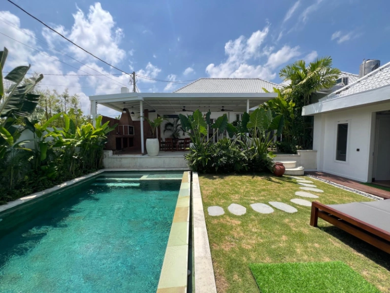 3br Tropical Villa - Walking Distance to Pro Ed