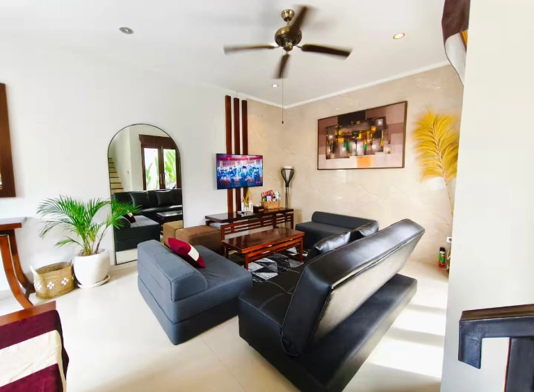 2BR Villa Kerobokan — image 2
