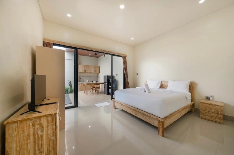 2BR VILLA CEMAGI — image 2
