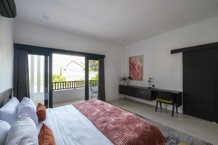 Villa For Rent 4 Bed In PererenanBadung Bali — image 4
