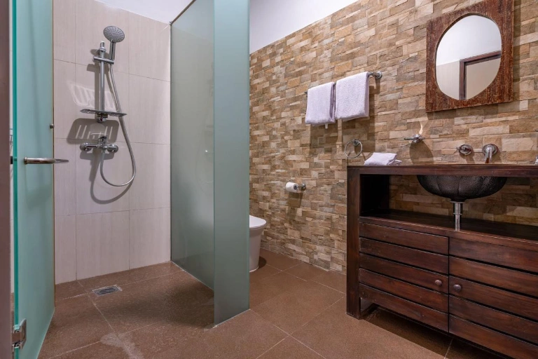 3BR Villa in Batu Bolong - 200M to Canggu Beach — image 4