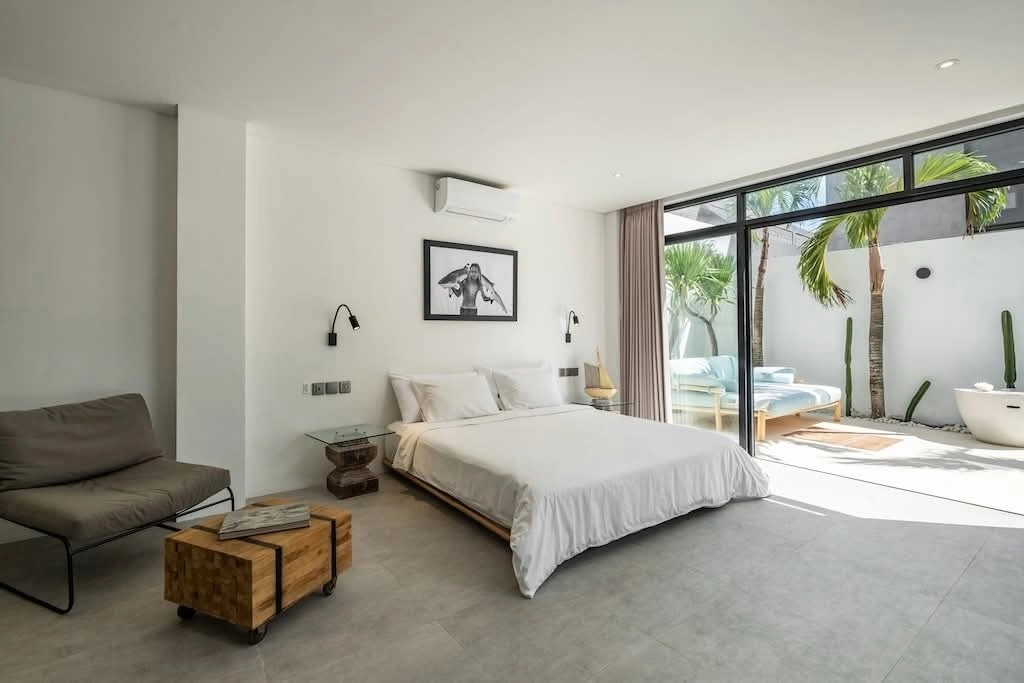 Villa For Rent 3 Bed In Berawa Tibubeneng Bali — image 3