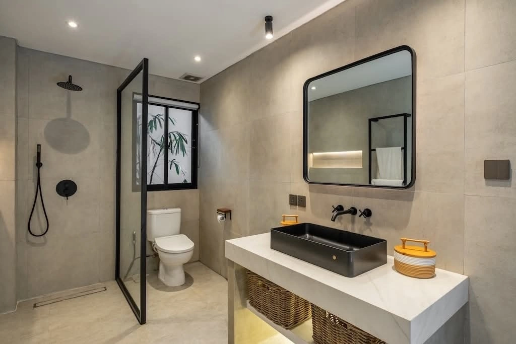 Villa For Rent 3 Bed In Berawa Tibubeneng Bali — image 4