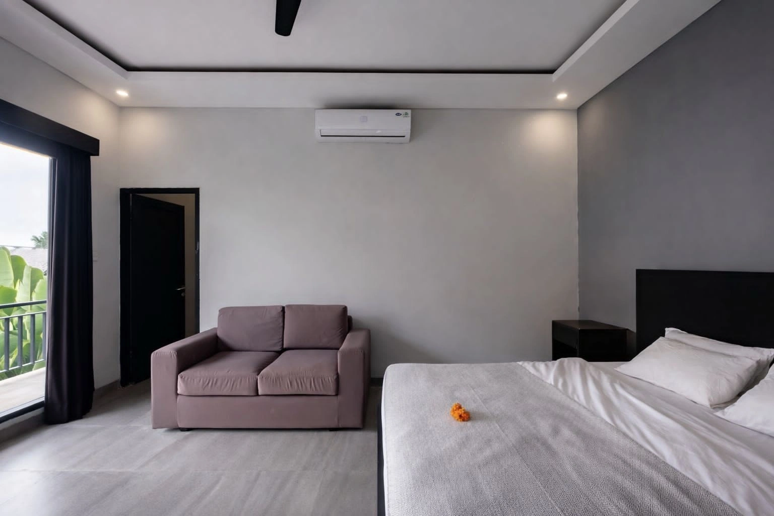 Villa For Rent 3 Bed In BerawaTibubeneng Bali — image 2