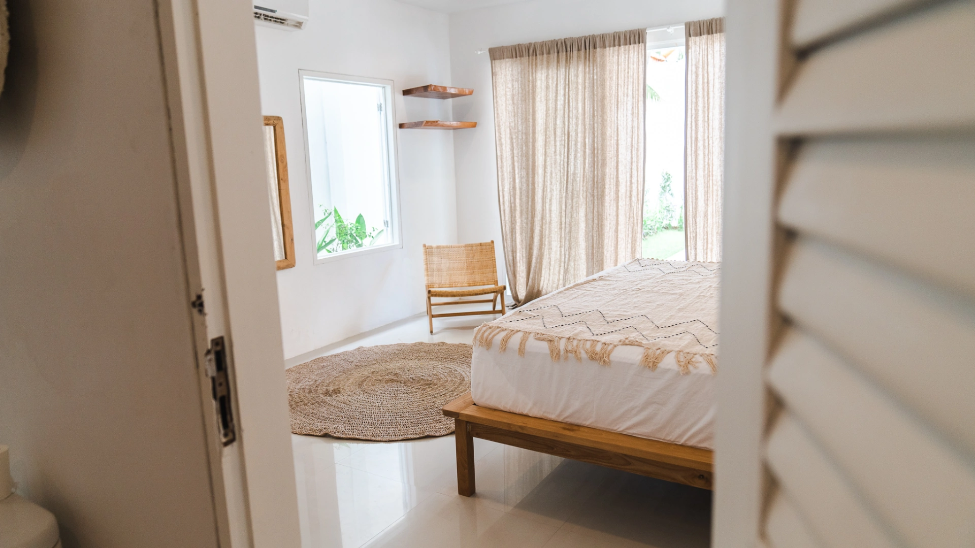 4 Bedroom Tropical Minimalist Villa – Prime Berawa — image 3