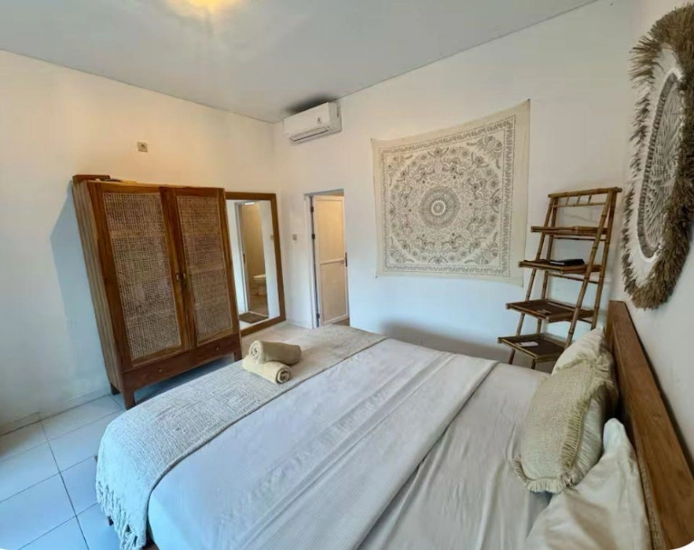 Zen-Style 2BR Private Villa w/ Rooftop Jacuzzi & Nature Views