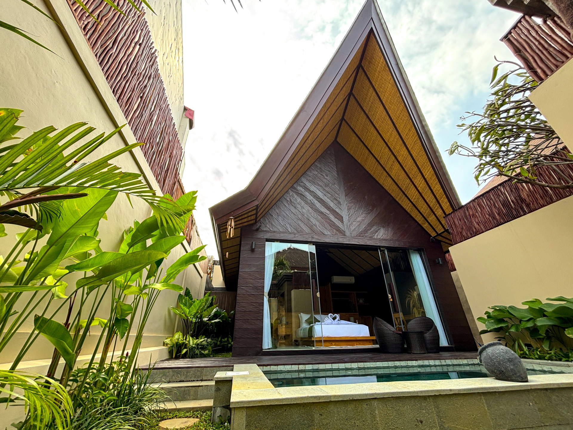 Villa Bolon 1 Bedroom 1 - Bathroom Villa in Kuta Bali — image 2