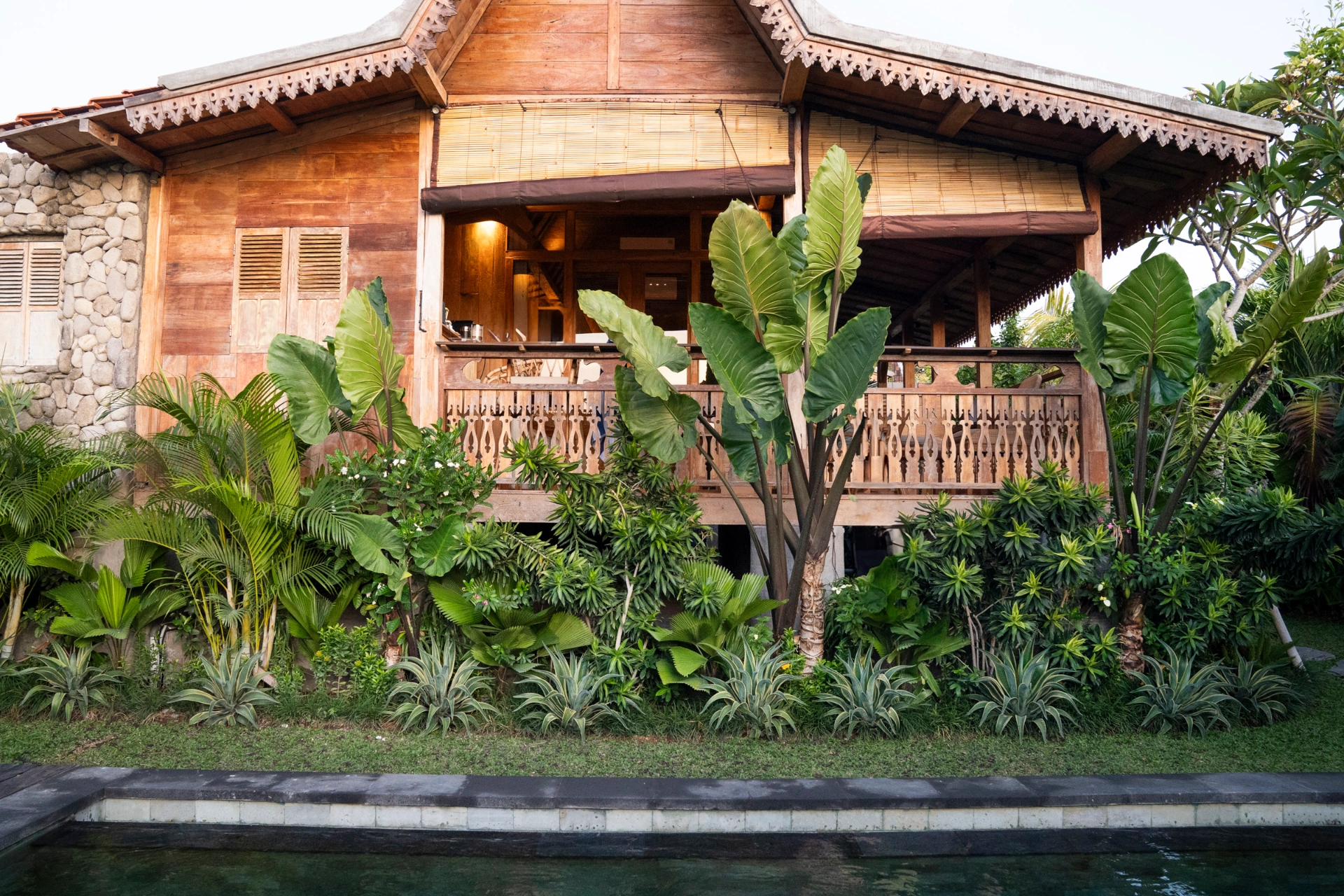SESEH BEACH RETREAT 1 - Bedroom 1 - Bathroom Villa in Seseh Bali — image 4