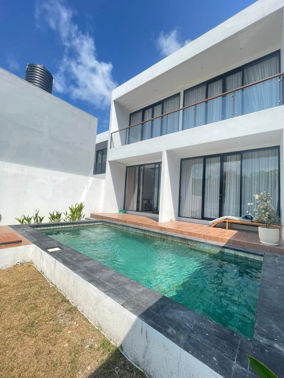 DO 446-FOR RENT TROPICAL MODERN VILLA LOCATED AT NUSA DUA