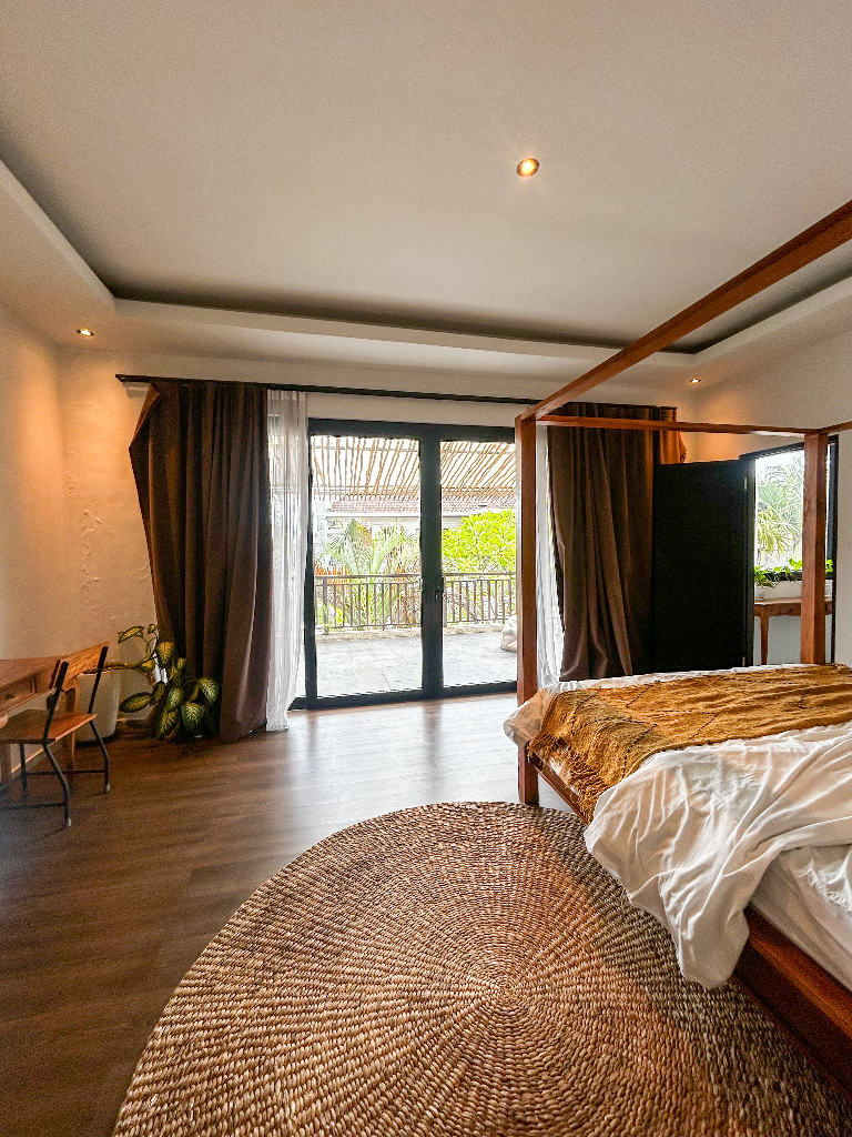 3 Bedrooms Villa in Canggu - 6 Minutes to Berawa Beach — image 3