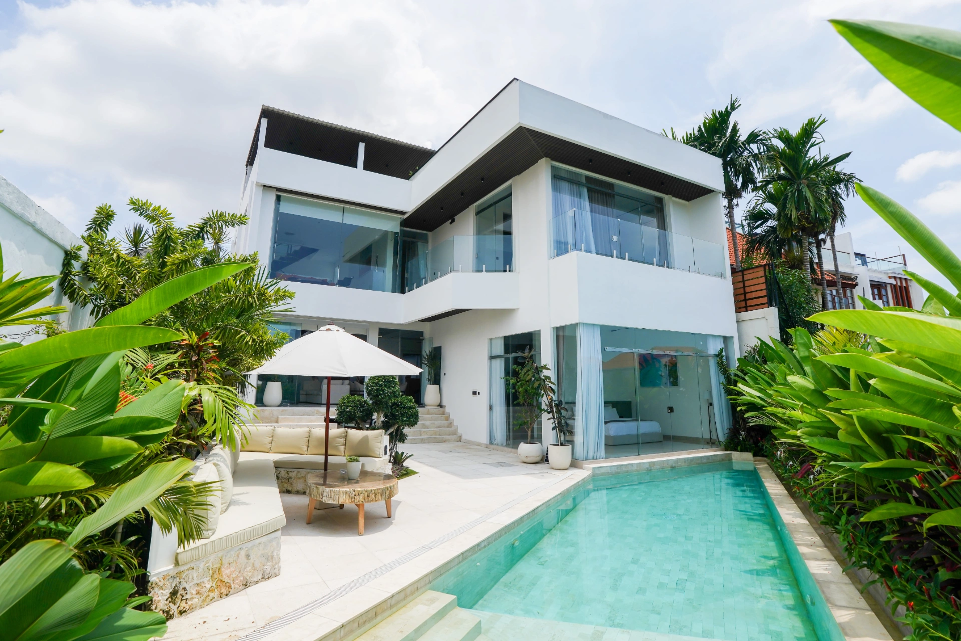 5BR Contemporary Villa in Kerobokan