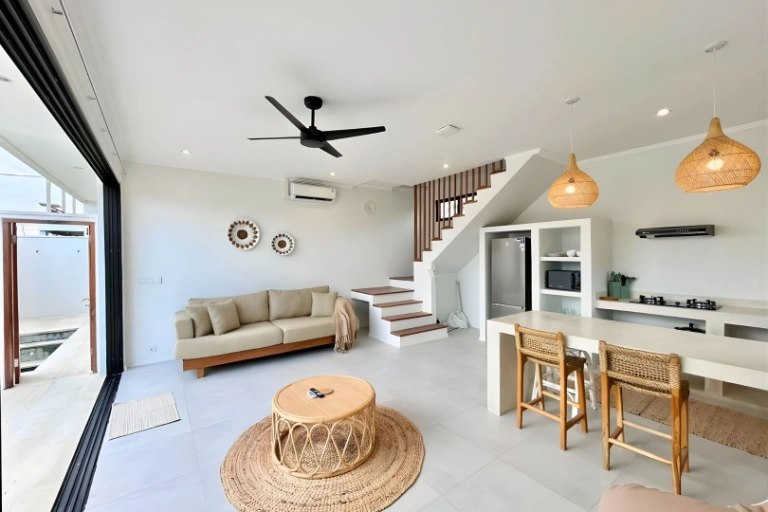 Stylish 2BR Pet-friendly Cozy Villa (Construction Nearby) — image 1